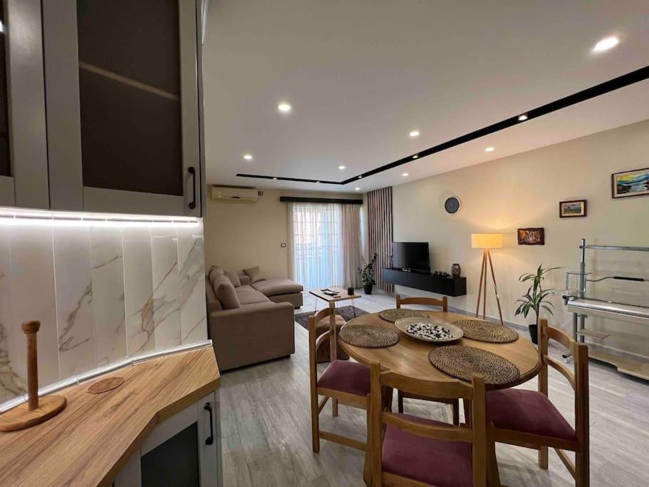 Great Apartament Near Lake & Blloku Area Tirana Extérieur photo